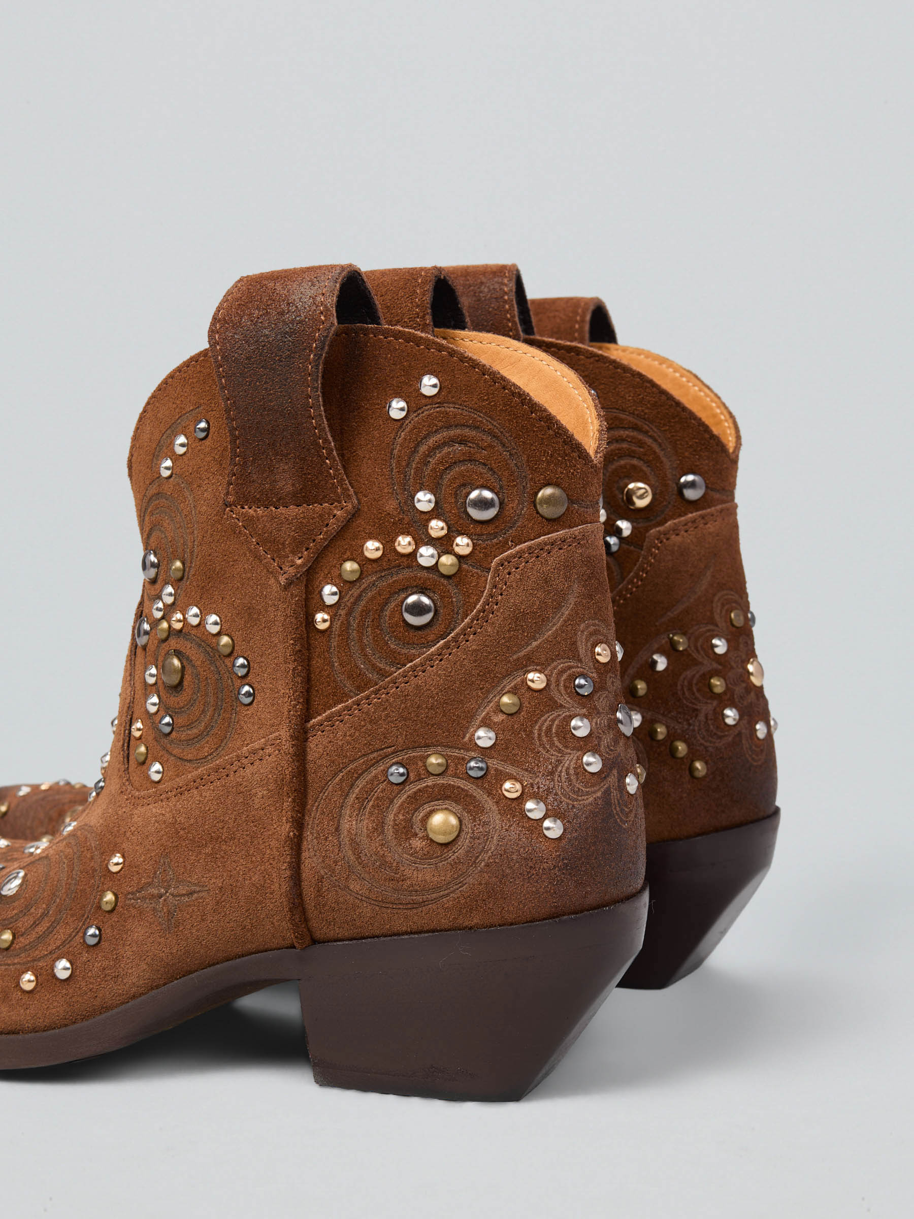 Ovyè Stivali con tacco Texani camoscio brandy tacco 5 cm