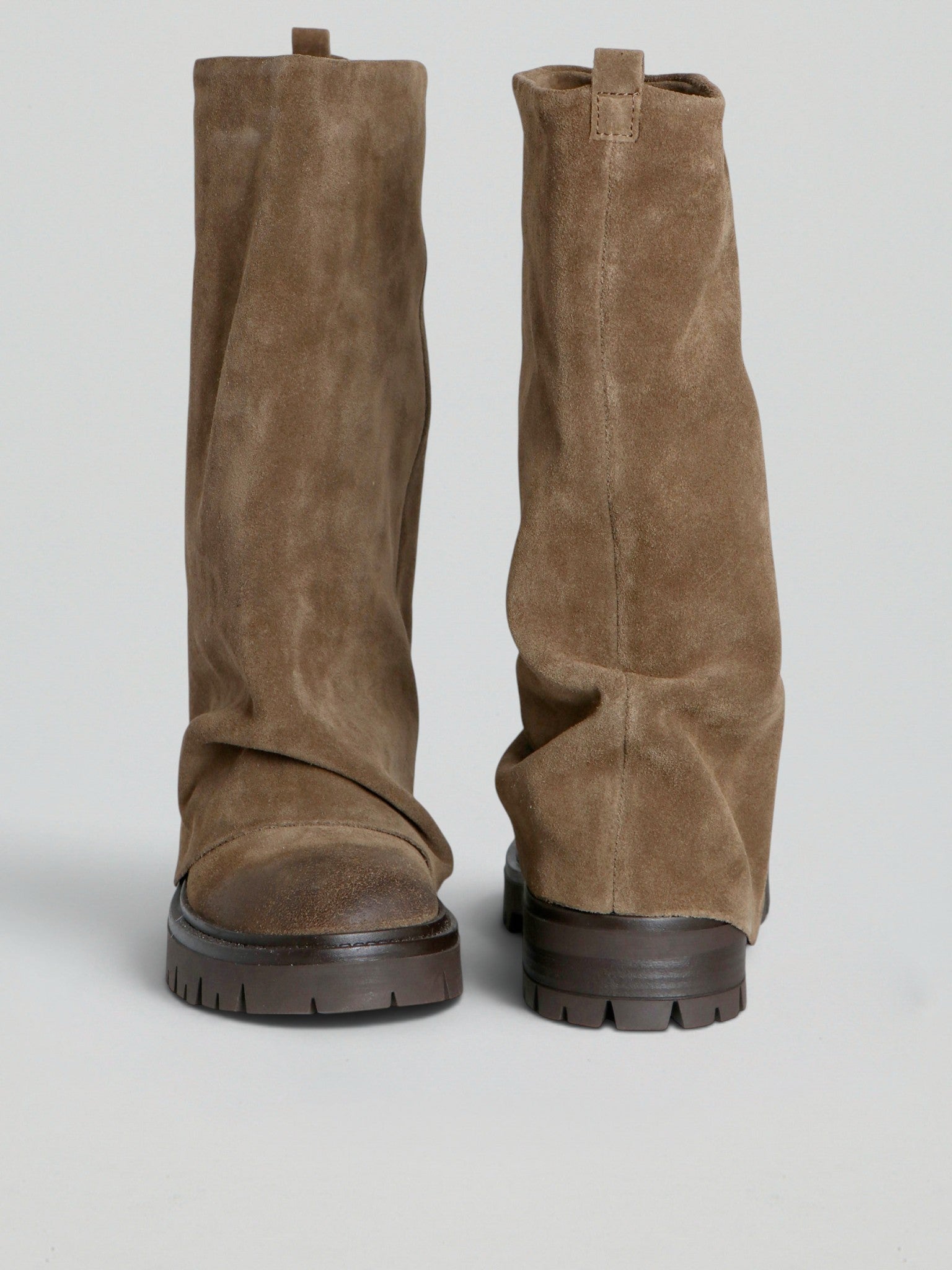 Ovyè Stivali con tacco Stivali in camoscio taupe tacco 4 cm