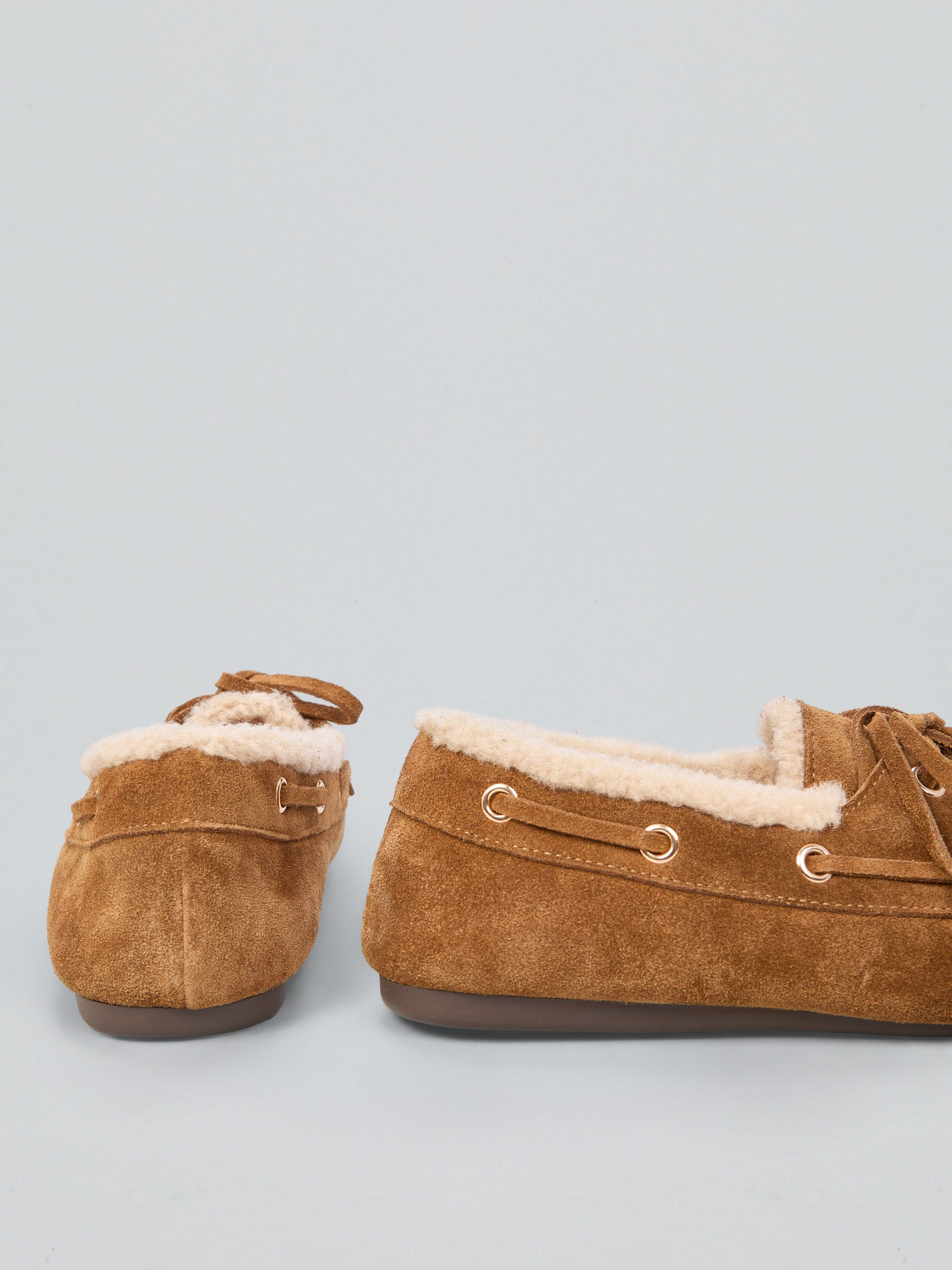 Ovyè Mocassini camoscio tan fodera teddy tacco 1 cm