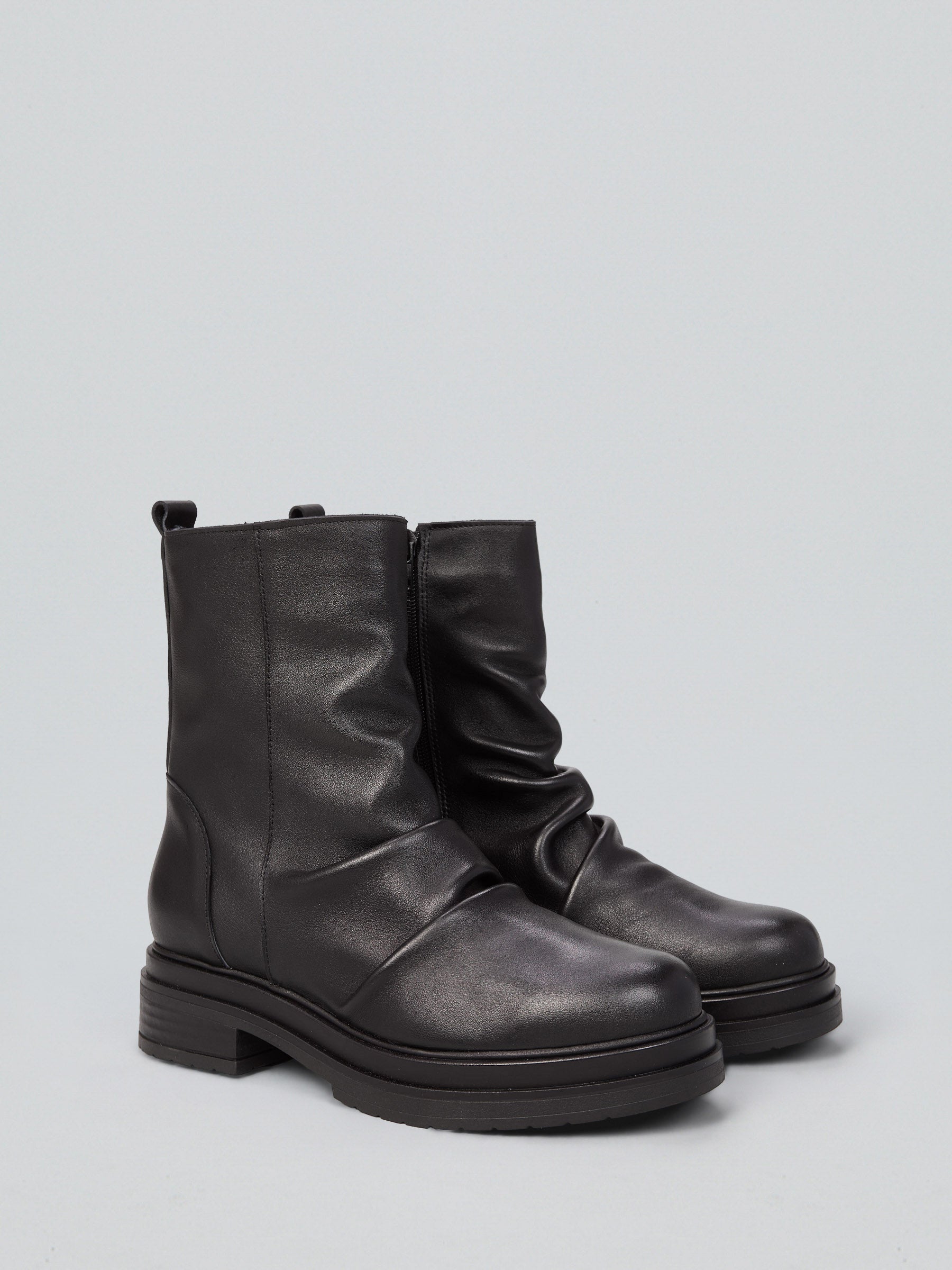 Ovyè Stivaletti pelle neri tacco 3 cm 38