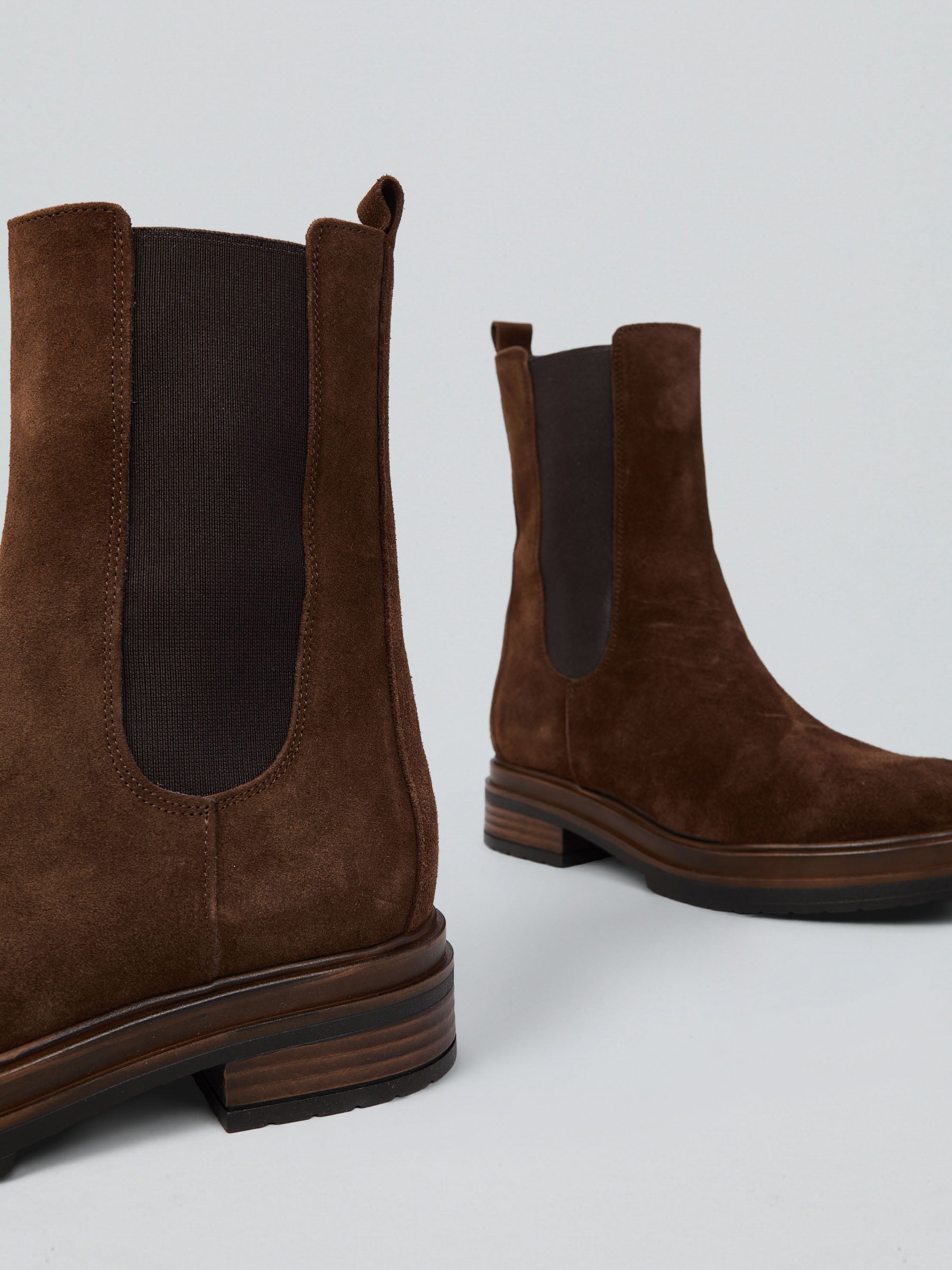 Ovyè Stivali con tacco chelsea boot camoscio moro