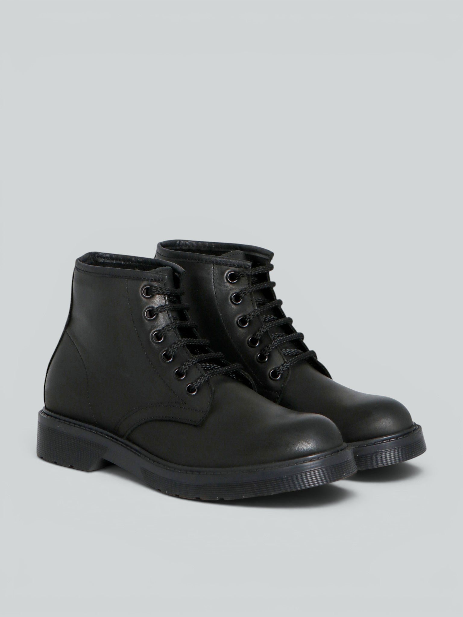 Ovyè Stivali con tacco anfibi pelle neri tacco 4 cm