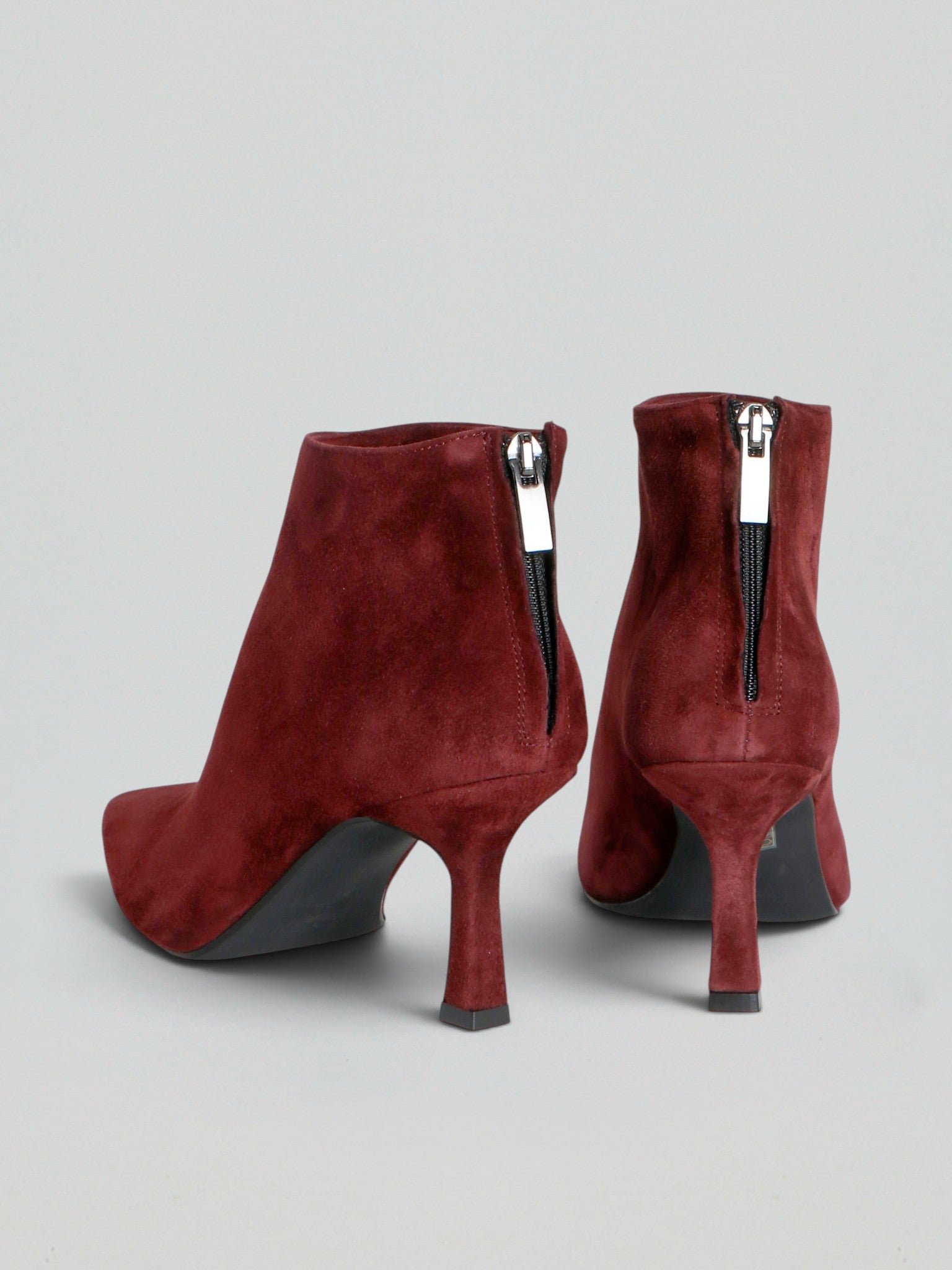 Ovyè Tronchetti con tacco in camoscio bordo 7 cm