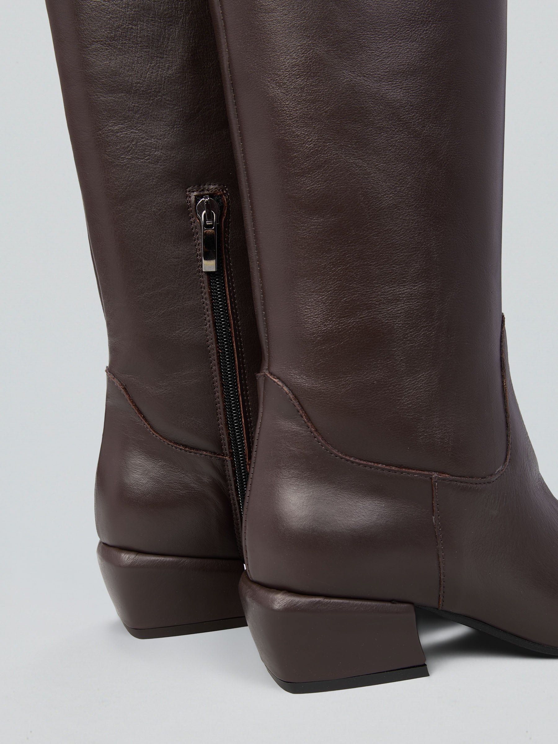 Ovyè Stivali con tacco pelle moro tacco 4 cm