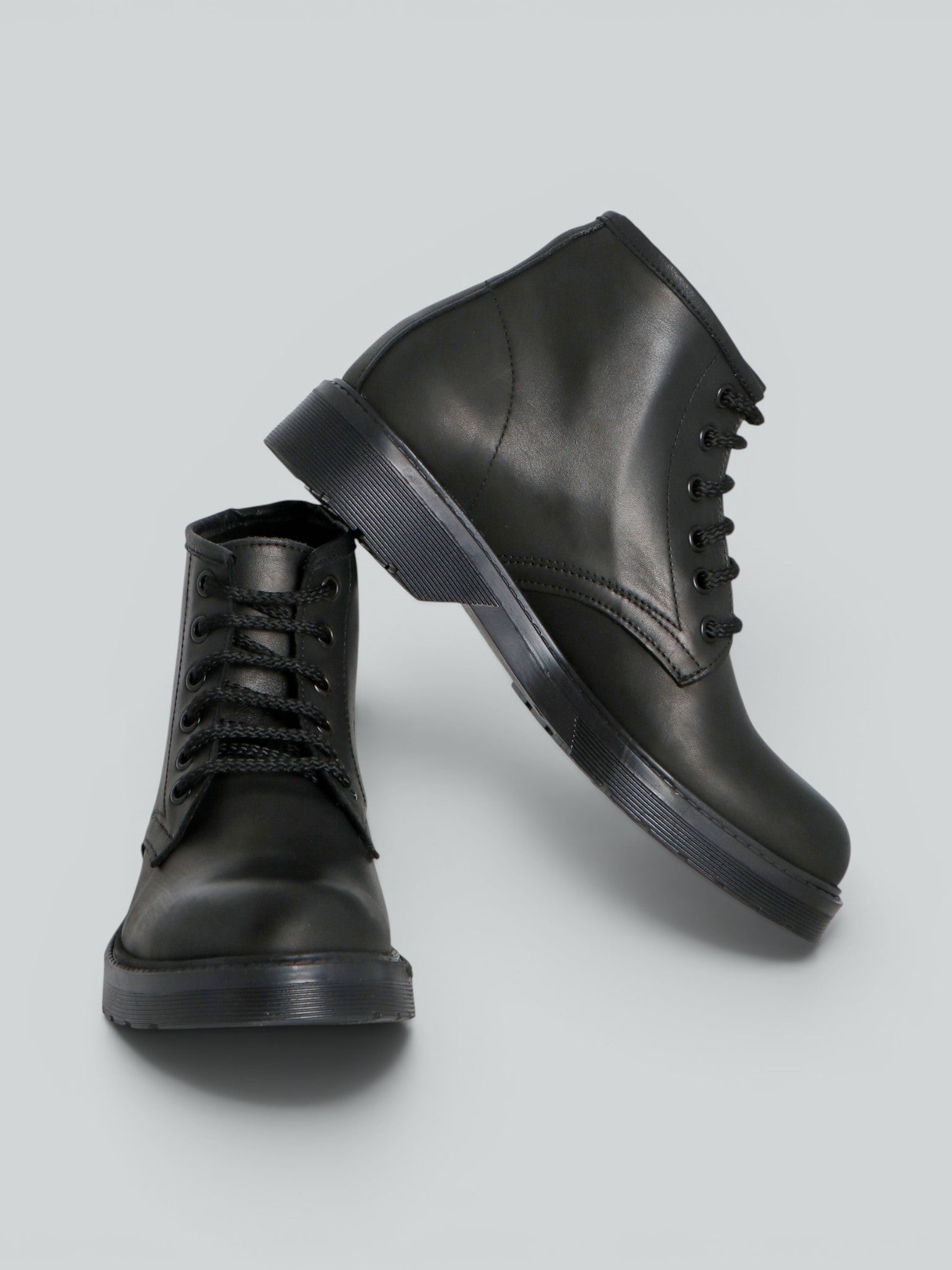 Ovyè Stivali con tacco anfibi pelle neri tacco 4 cm