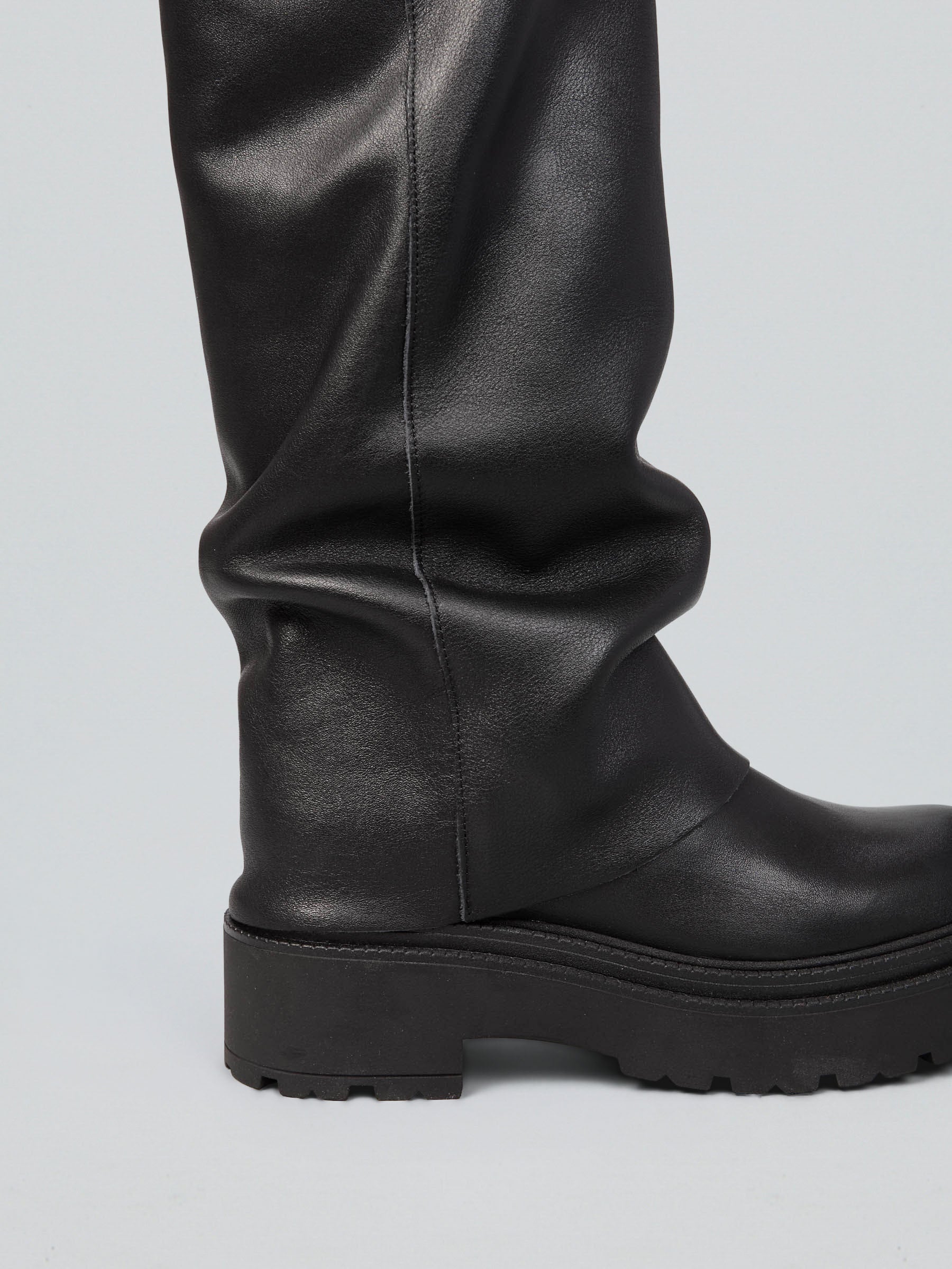 Ovyè Stivali con tacco pelle nera arricciati tacco 5 cm taglia 37