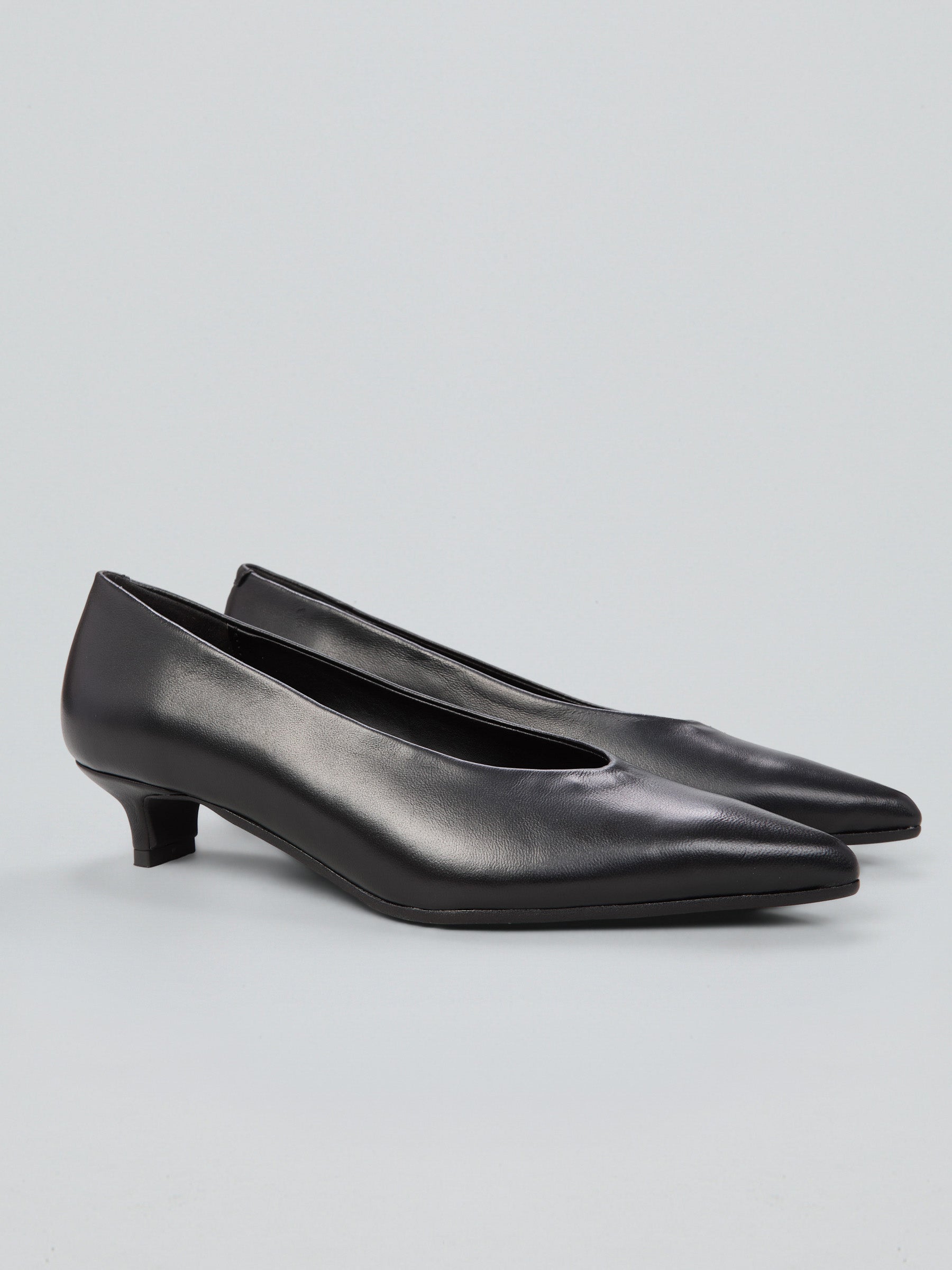 Ovyè Décolleté e Slingback décolleté pelle nero tacco 3cm