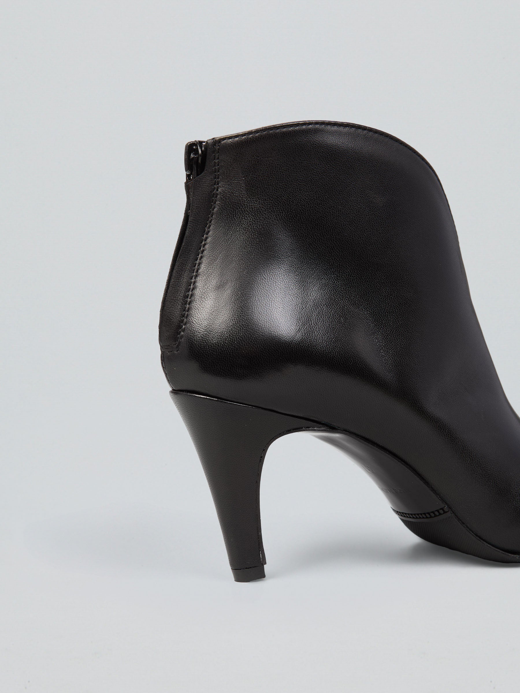 Ovyè Tronchetti con tacco pelle neri tacco 7 cm