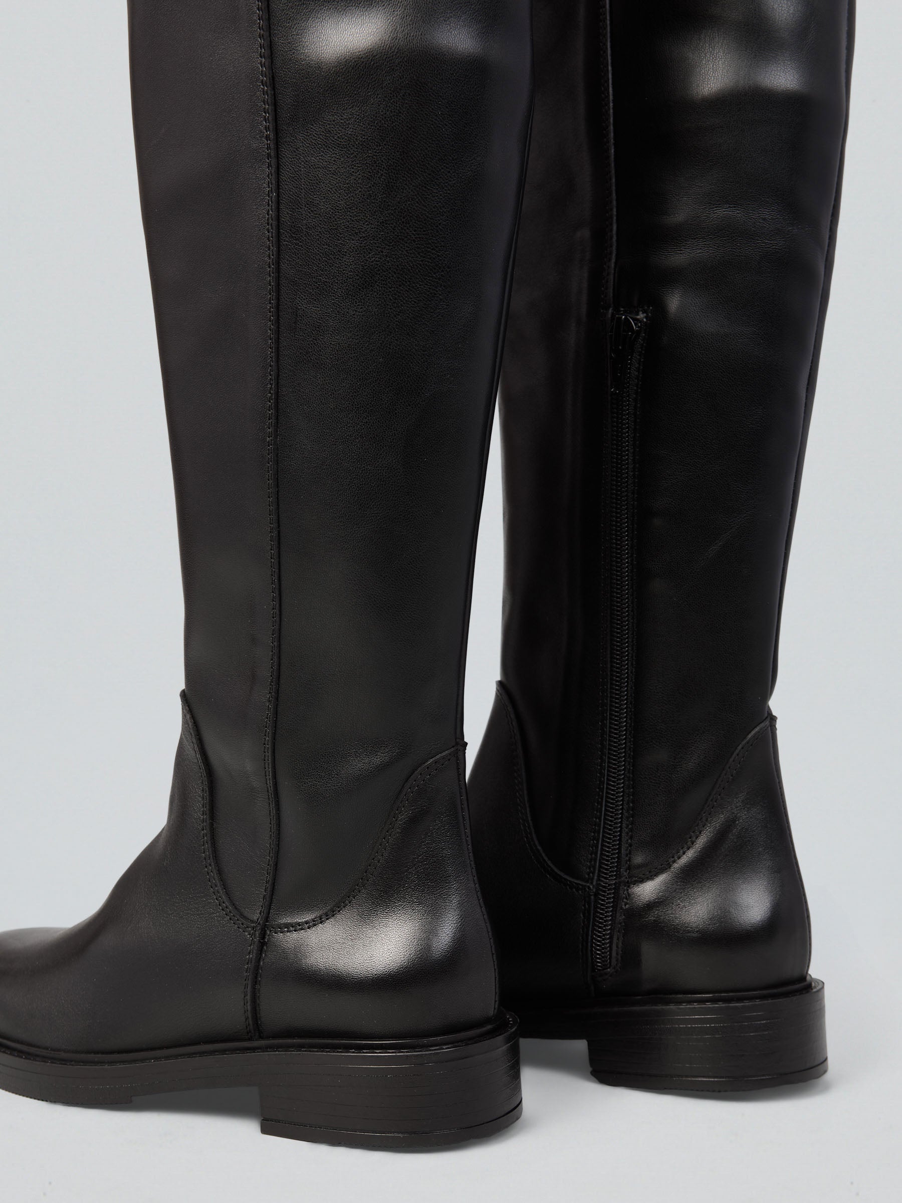 Ovyè Stivali con tacco stretch pelle neri 3 cm