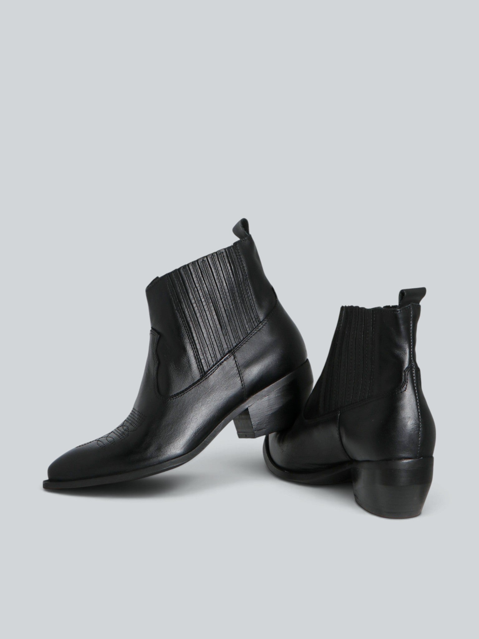 Ovye Stivali con tacco Texanini pelle neri western