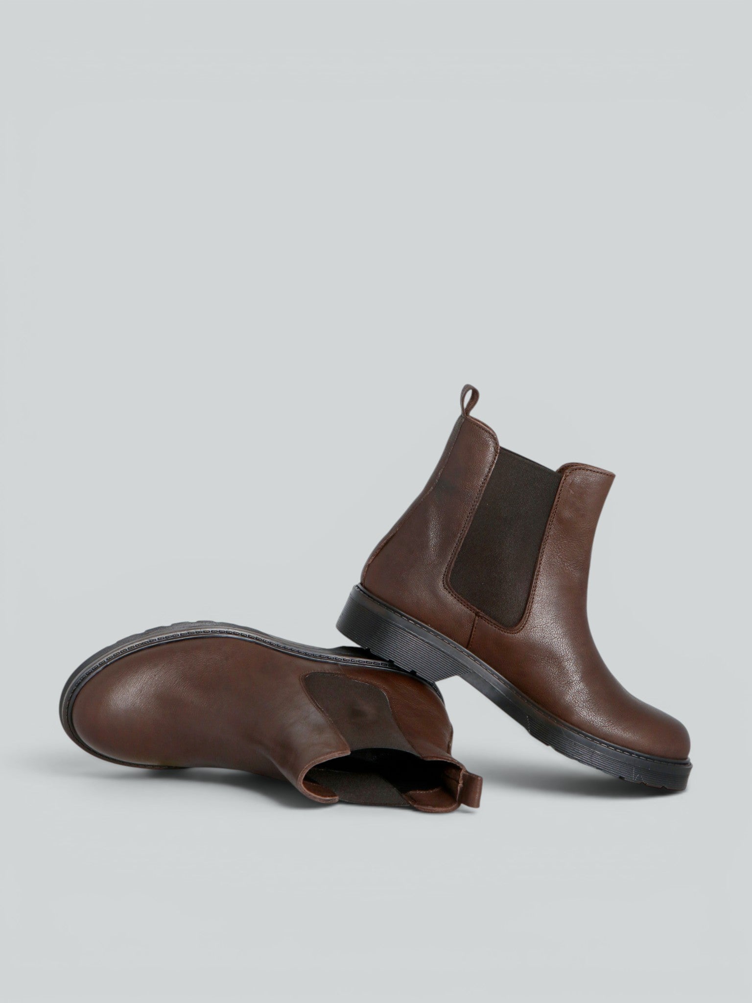 Ovyè Stivali con tacco Chelsea boot in pelle cioccolato tacco 3 cm