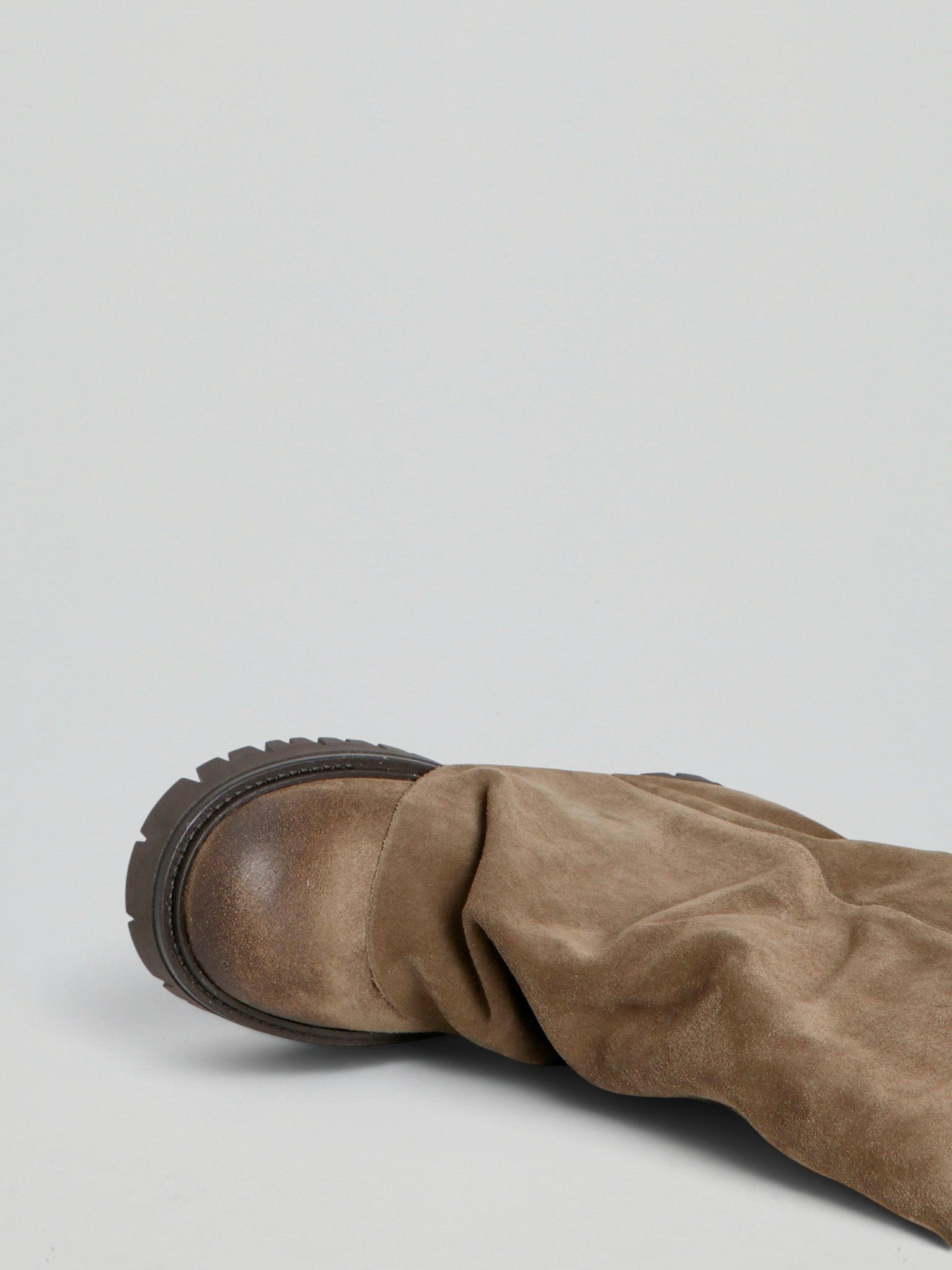 Ovyè Stivali con tacco Stivali in camoscio taupe tacco 4 cm