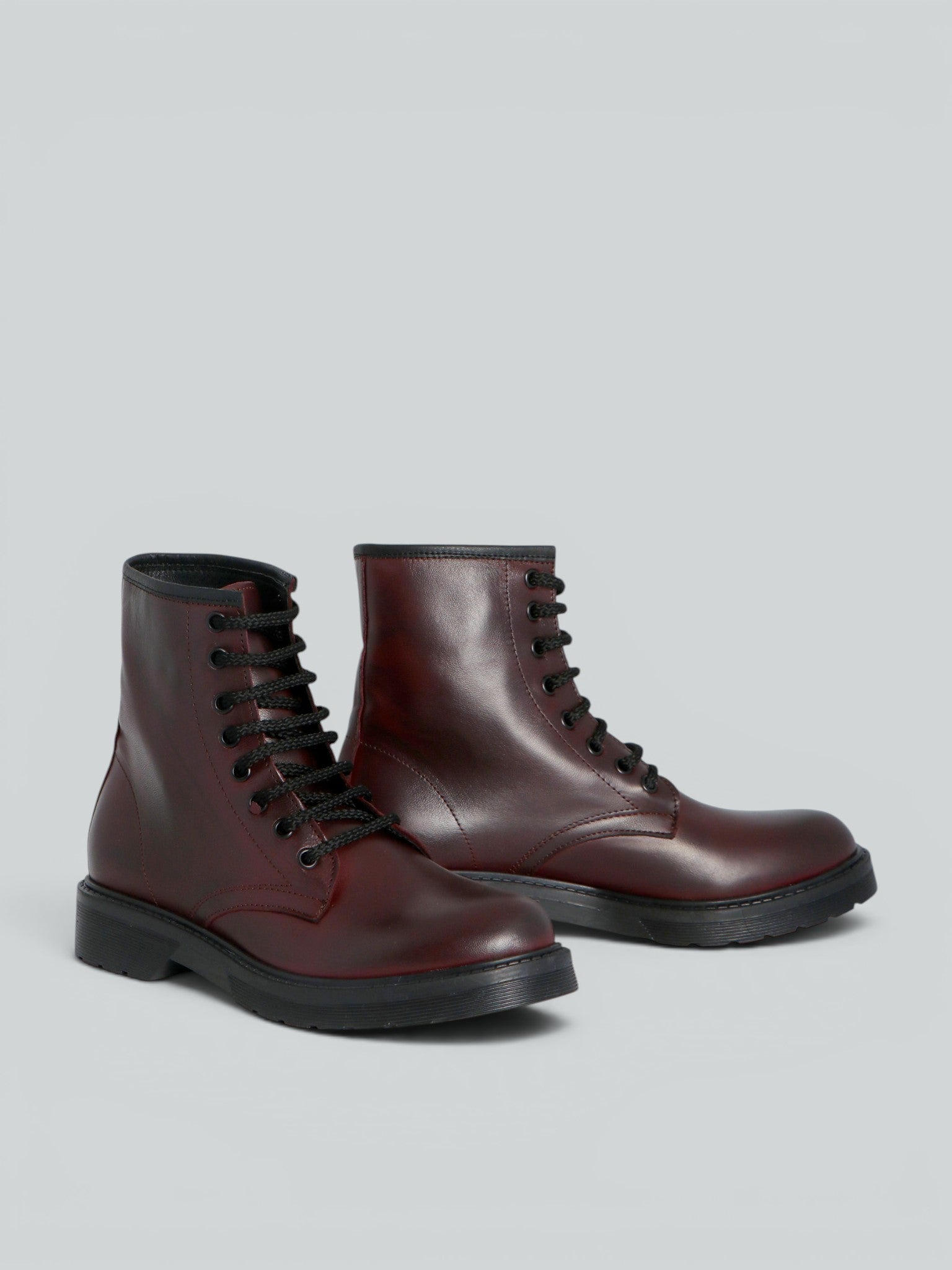 Ovyè Stivali con tacco Anfibi in pelle bordo tacco 3 cm
