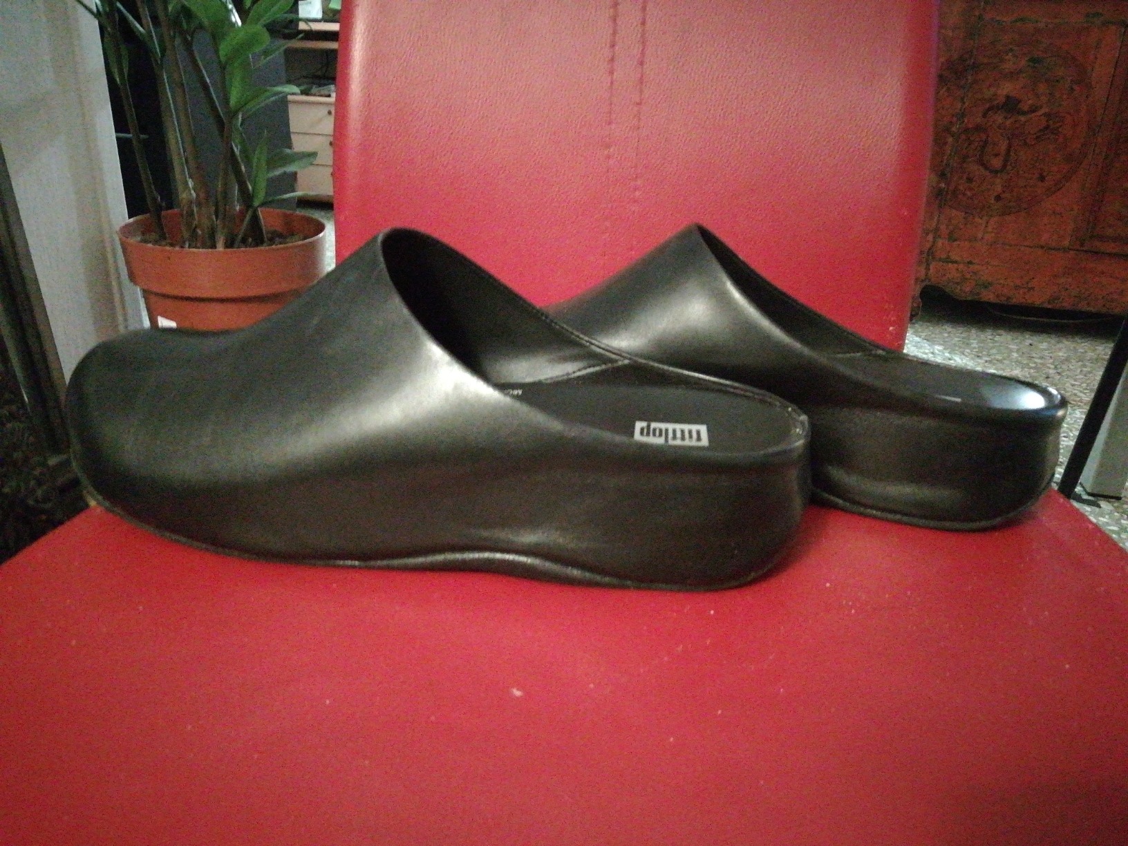 FitFlop Shuv Leather zoccoli donna 36 EU nero pelle