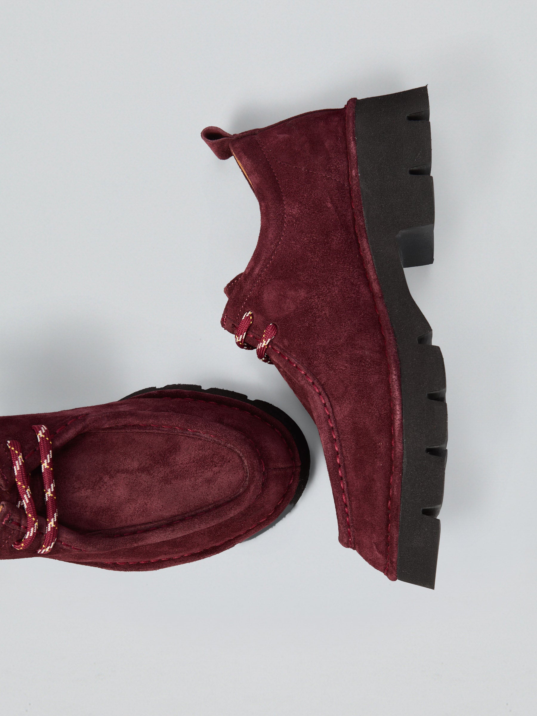 Ovyè Mocassini e stringate Stringate camoscio bordo