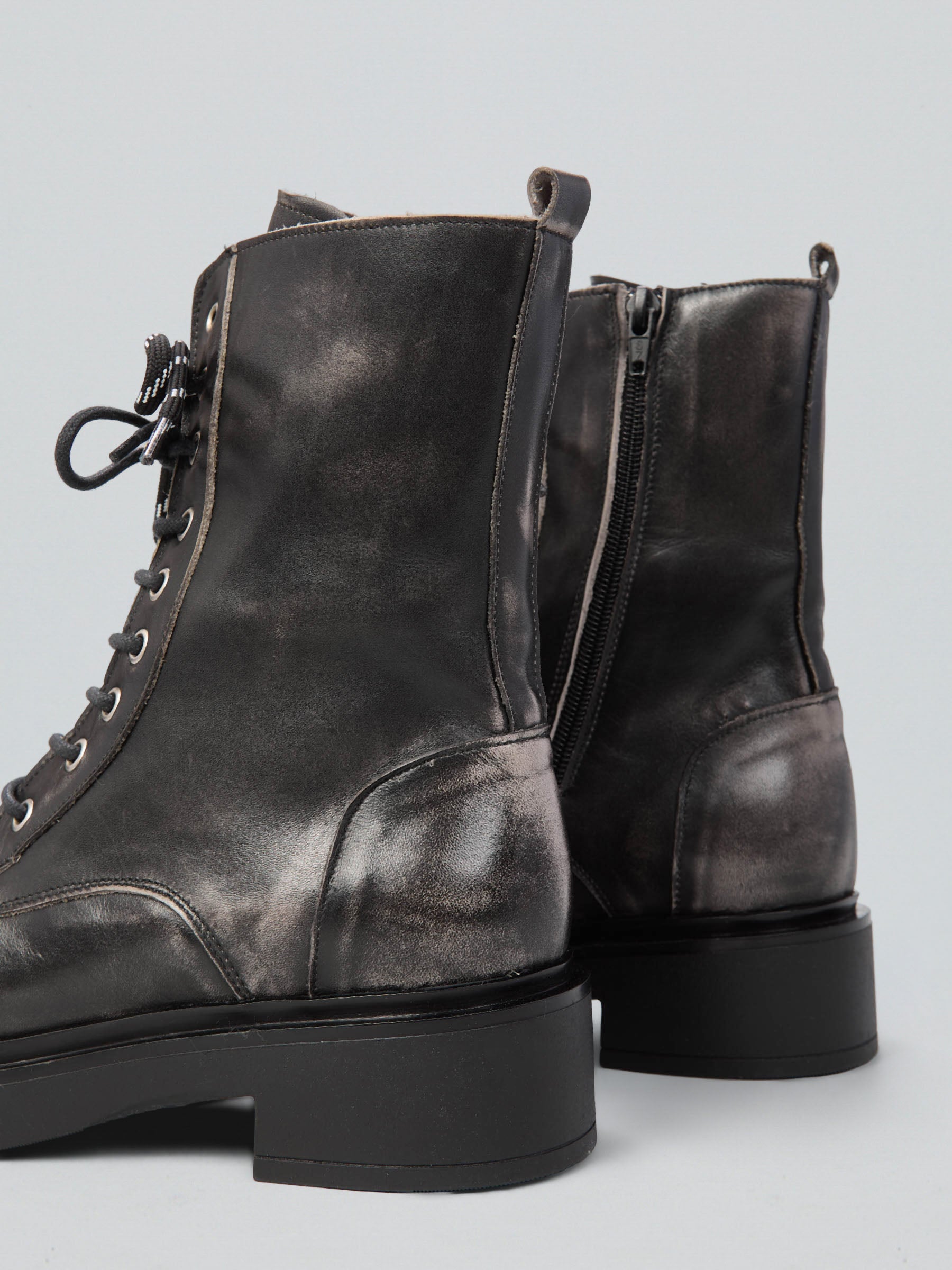 Ovyè Anfibi pelle delfino vintage anfibi taglia 38