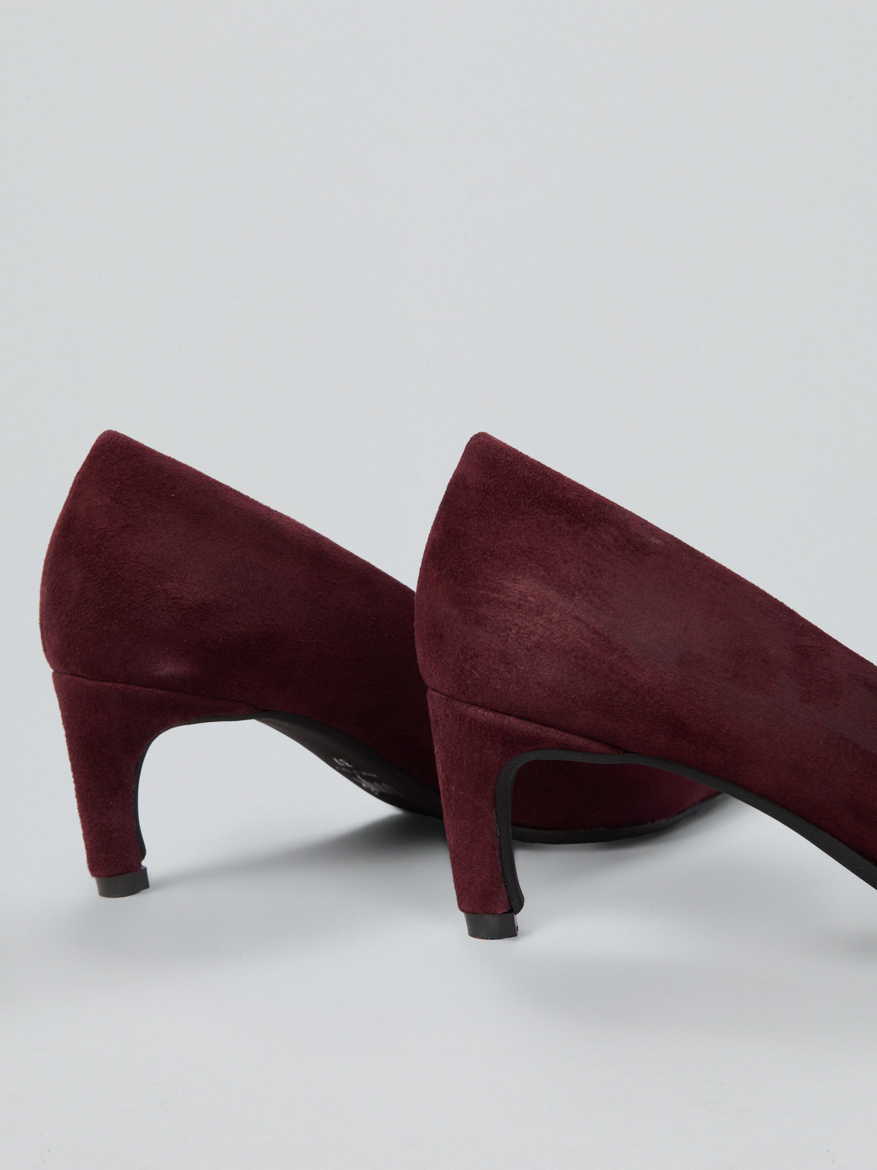 Ovyè Décolleté in Camoscio Vino Tacco 7 cm