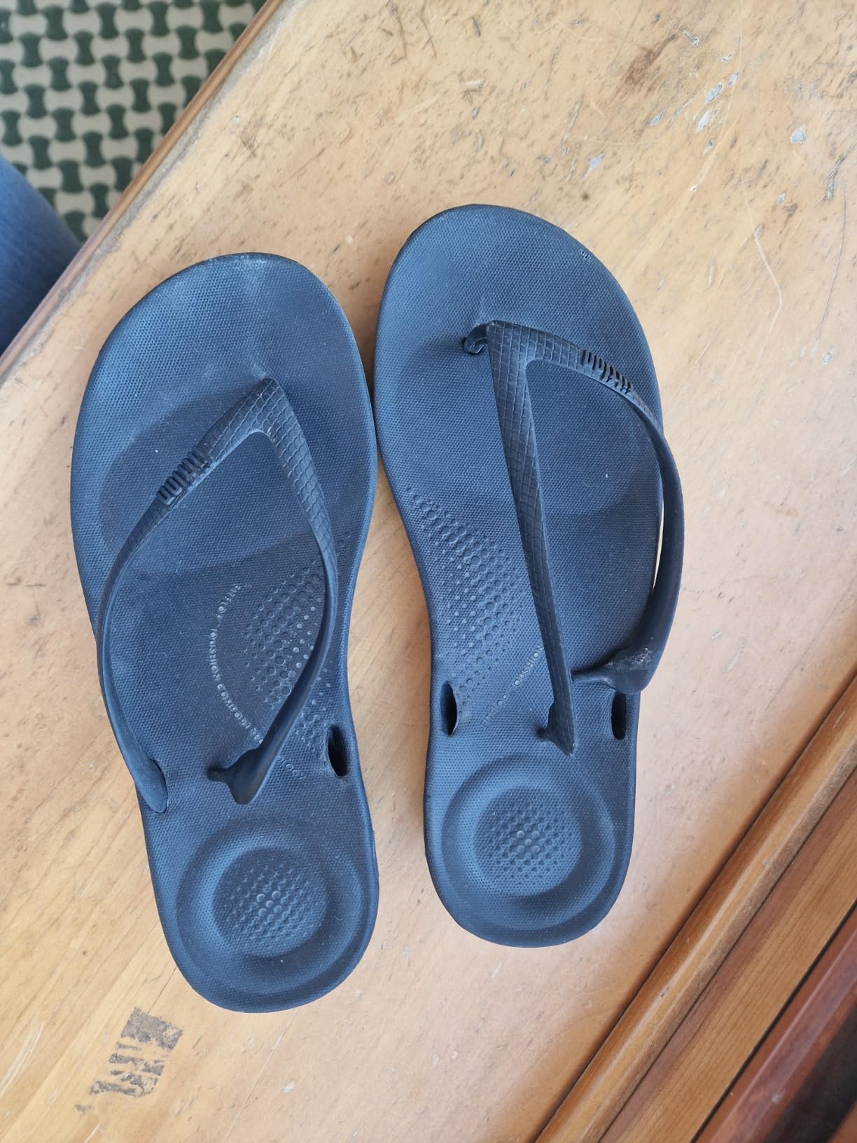 FitFlop Skinny Z-Cross infradito donna Nero ergonomiche