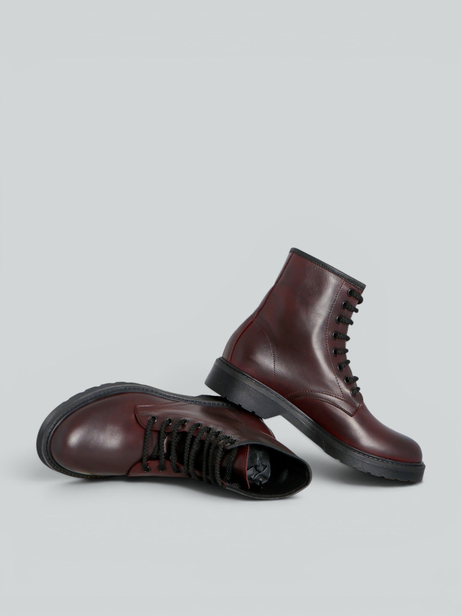 Ovyè Stivali con tacco Anfibi in pelle bordo tacco 3 cm
