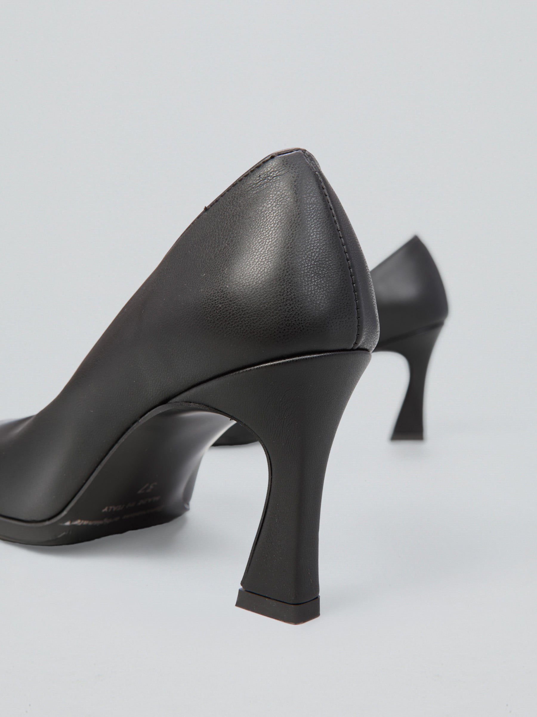 Ovye Decollete e Slingback decollete nero tacco 8 cm