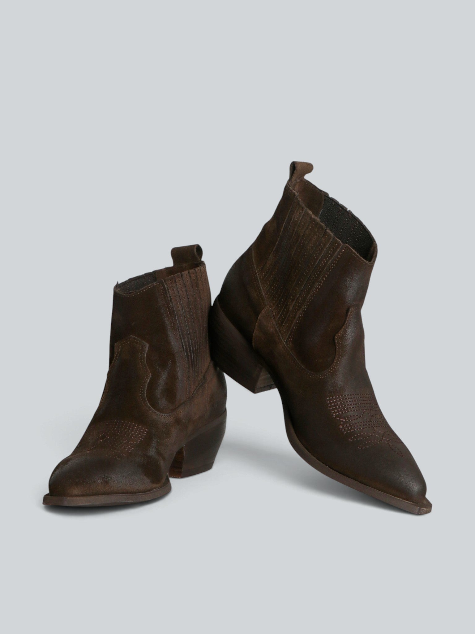 Ovyè Stivali con tacco Texanini in camoscio moro tacco 5 cm